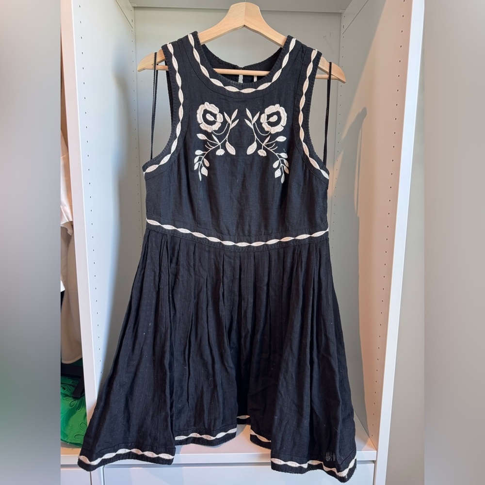 Free People Black Sleeveless Embroidered Swing Dress
